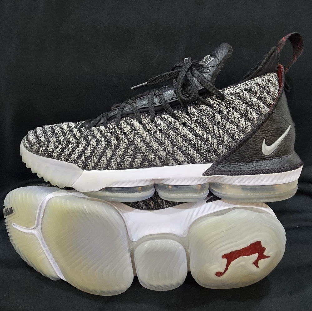 Nike Air LeBron 16 Oreo